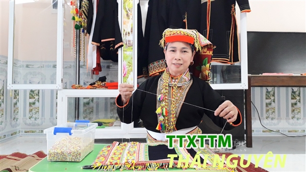 Bộ Trang Phục Truyền Thống dân tộc Dao (Nữ)