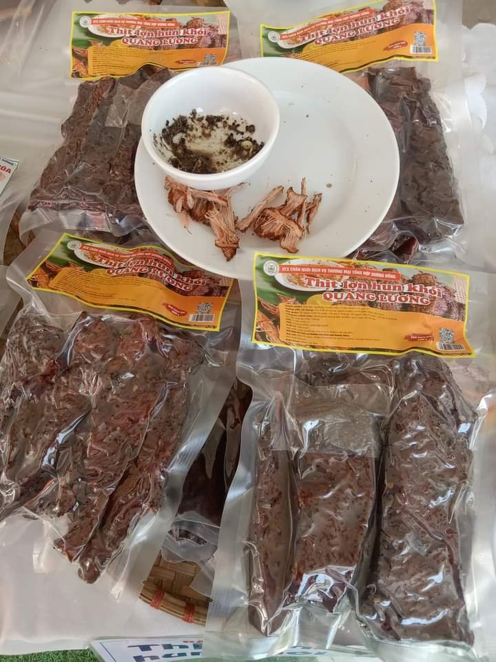 Thịt lợn hun khói Quang Lương